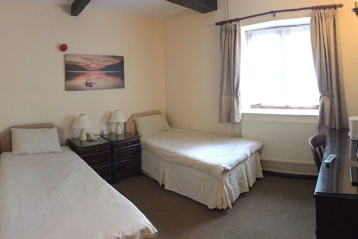 Room 7 of 32