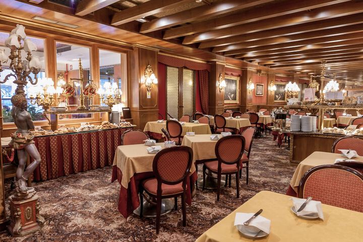 Breakfast area