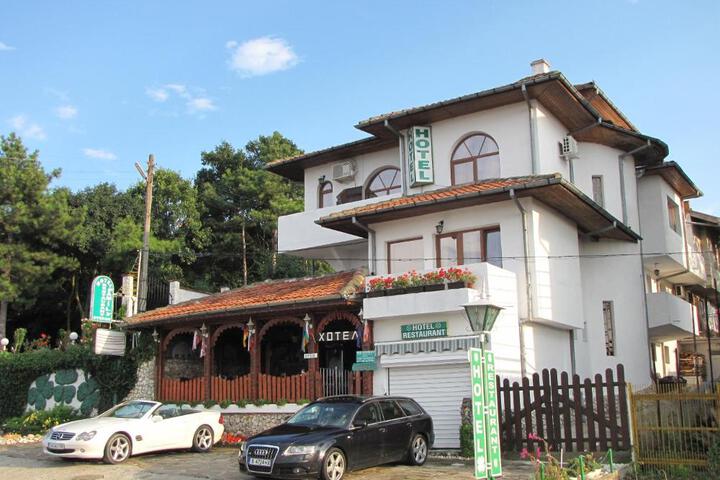 Stefan Family Hotel