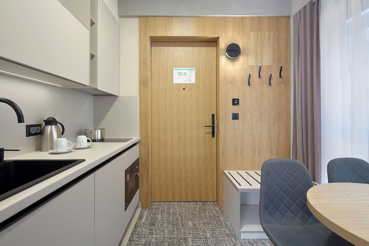 Room 19 of 80