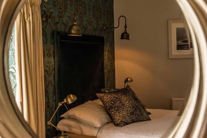 Room 2 of 21