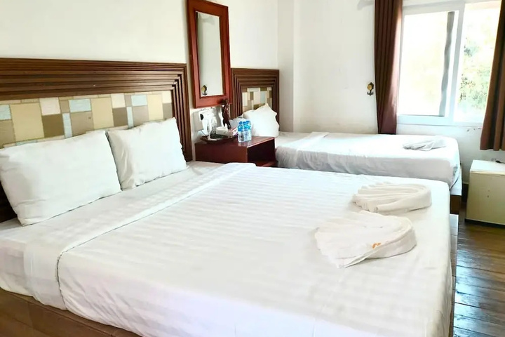 Room 3 of 35