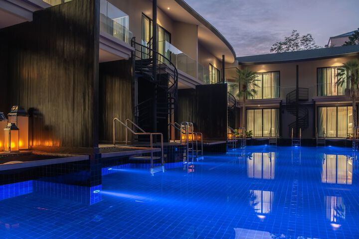 Pool 23 of 35
