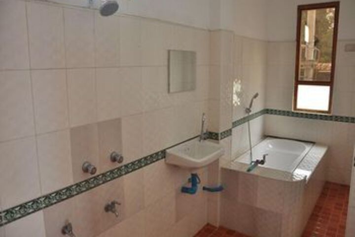 Room 2 of 20