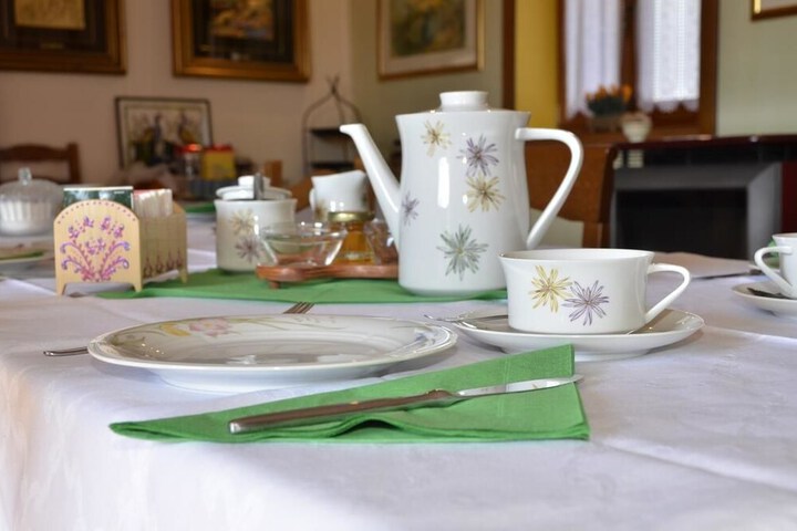 Breakfast/Coffee Service 11 of 17