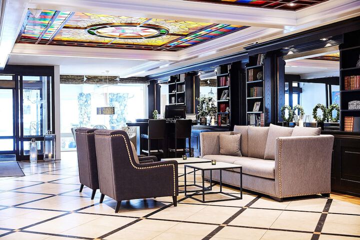 Guest Lobby