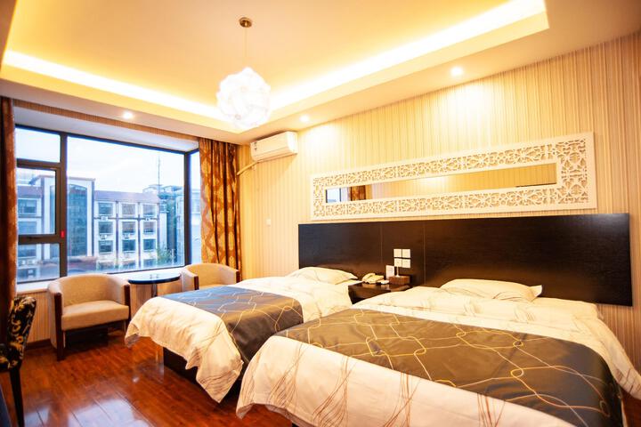 Room 3 of 9