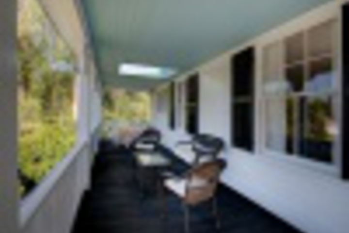 Hotel 4 of 408