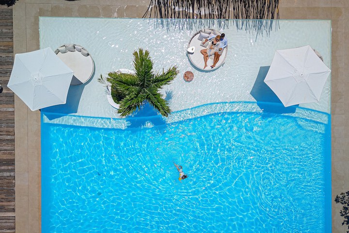 Hotel with Pool