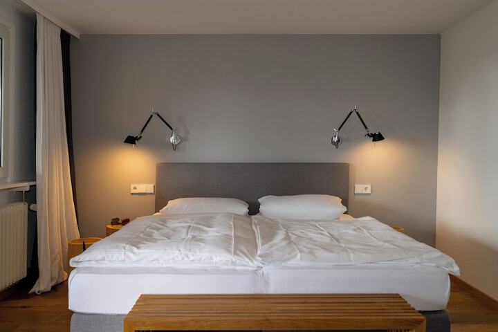 Room 80 of 395