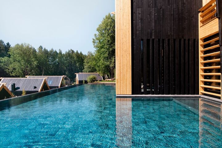 Pool 27 of 51