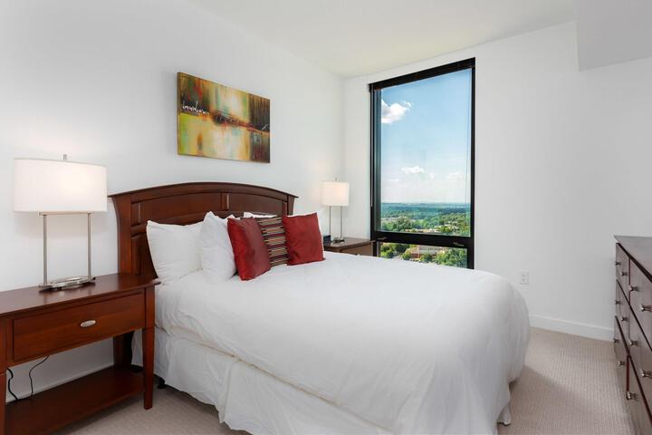 Room 14 of 208