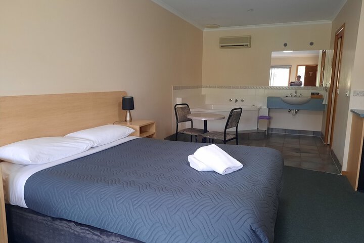 Room 18 of 29