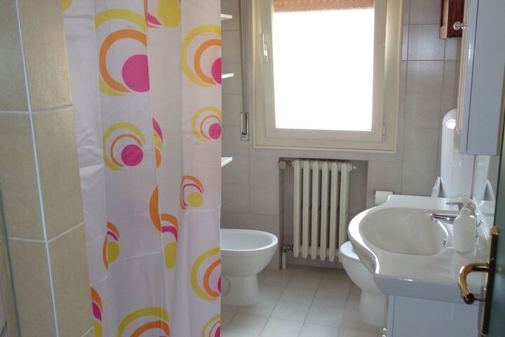 Room 4 of 56