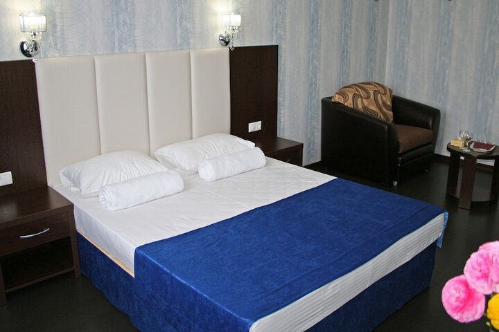 Room 12 of 72