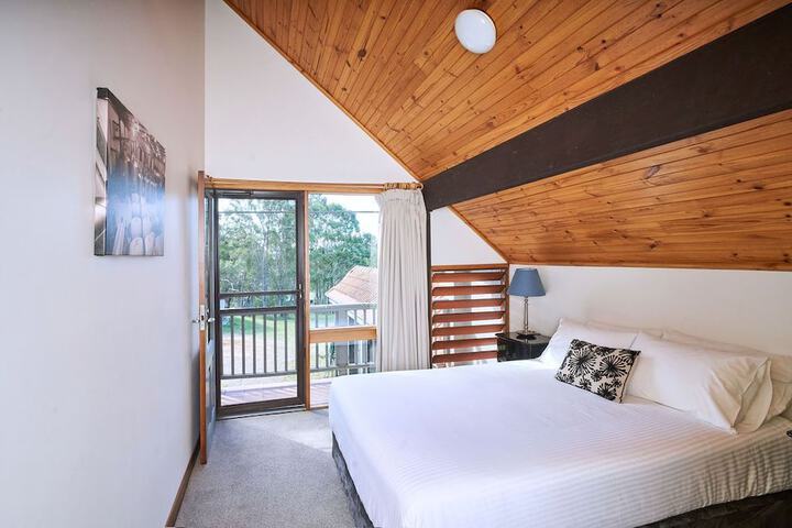 Room 5 of 40