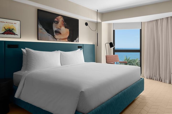Room 15 of 104