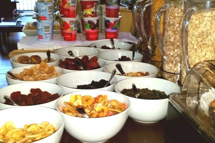 Breakfast/Coffee Service 63 of 86