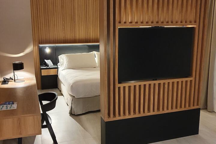 Room 12 of 64