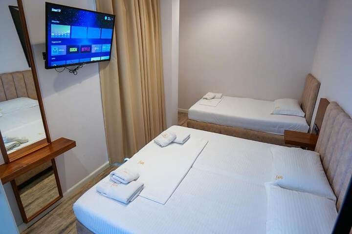 Room 14 of 72