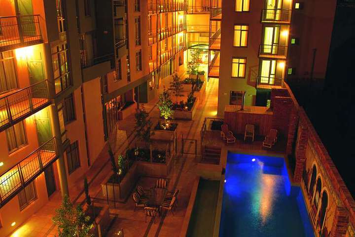 Pool 10 of 73