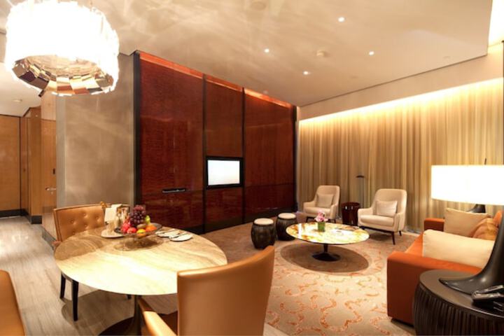 Room 26 of 61