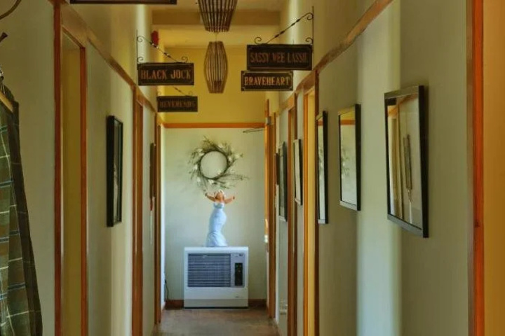 hotel_rooms