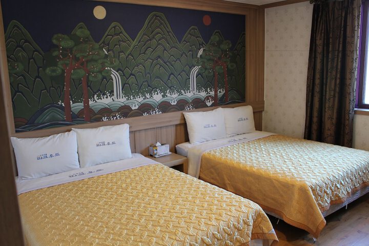 Room 9 of 78