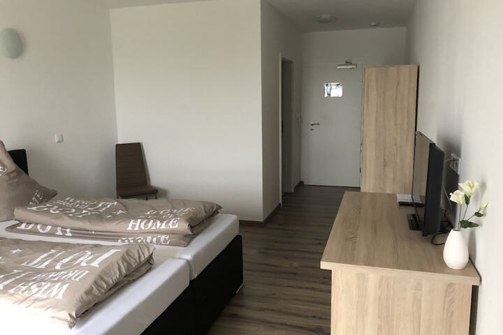 Room 4 of 26