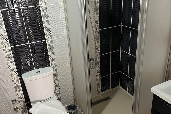 Room 16 of 19