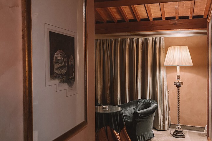 Room 24 of 68