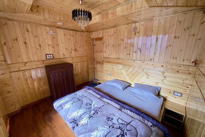 Room 3 of 37