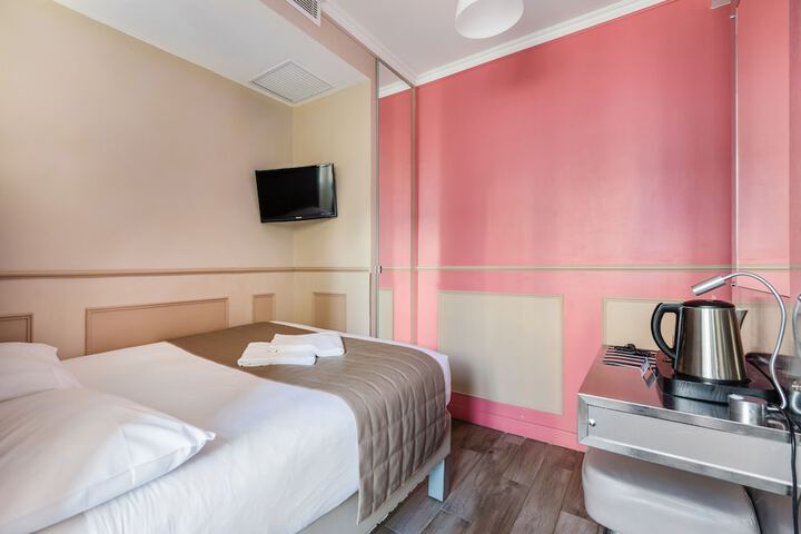 Room 10 of 60