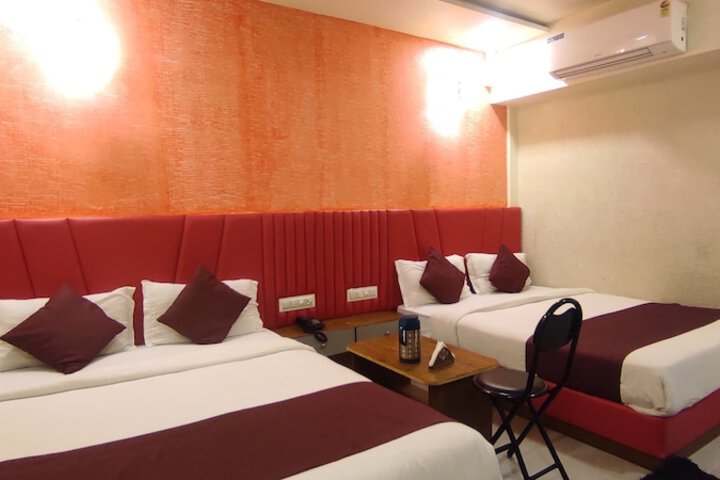 Room 27 of 44