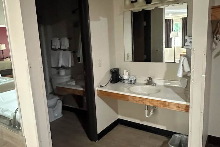 1 King Bed Mobility Accessible (13 of 14)