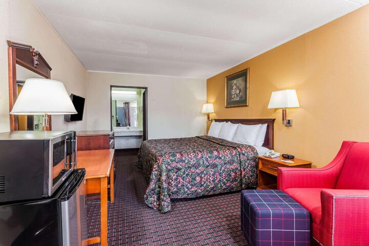 2 Double Beds Accessible Room (5 of 5)