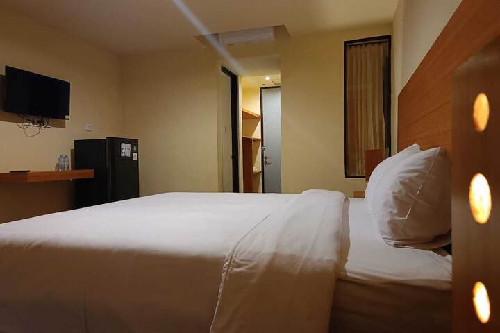 Room 3 of 12