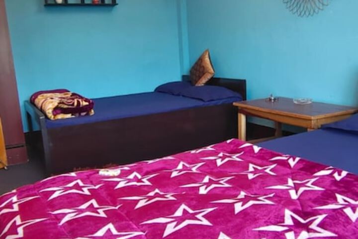 Room 5 of 18