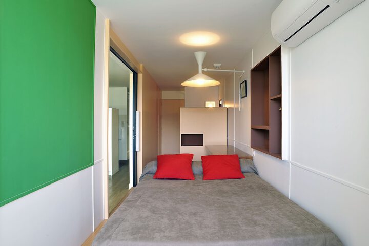 Room 11 of 98