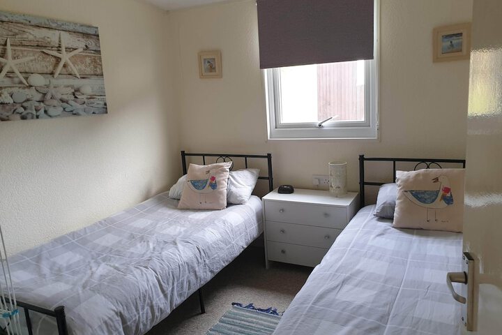 Lovely Lodge Next To The Mansion House Llansteffan in Carmarthen
