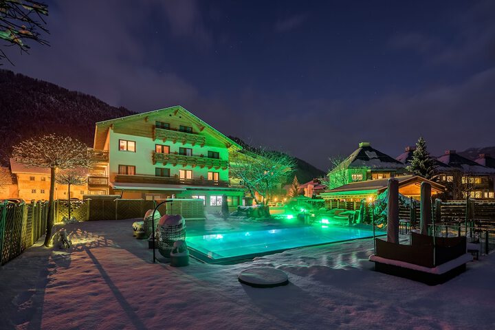 Hotel Exterior 103 of 109