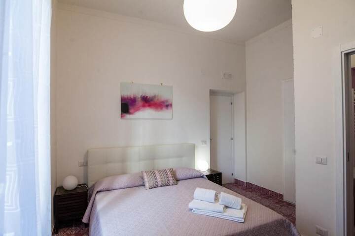 Room 4 of 61