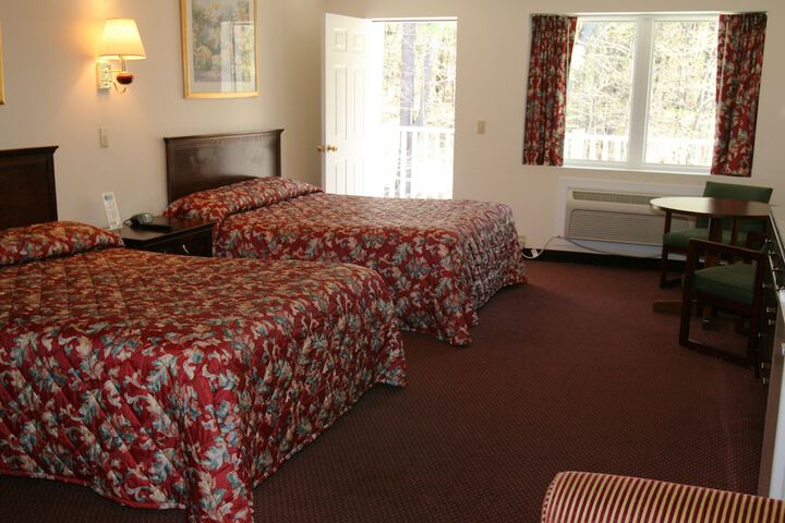 Room 7 of 106