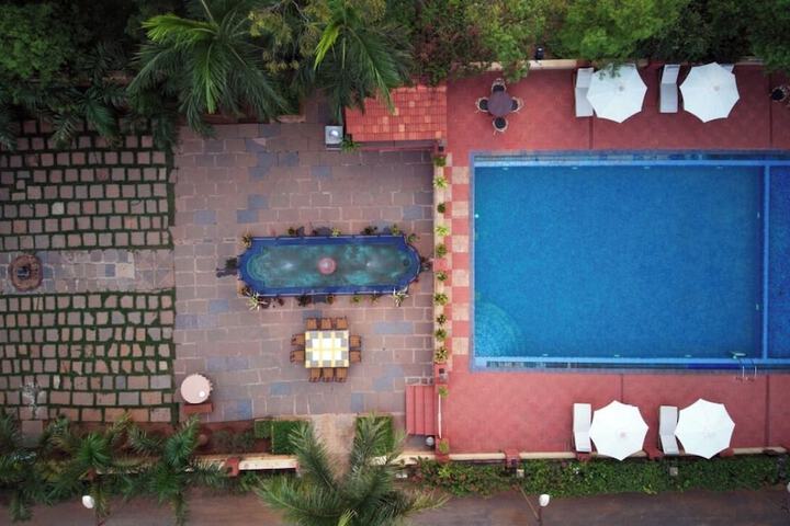 Pool 39 of 72