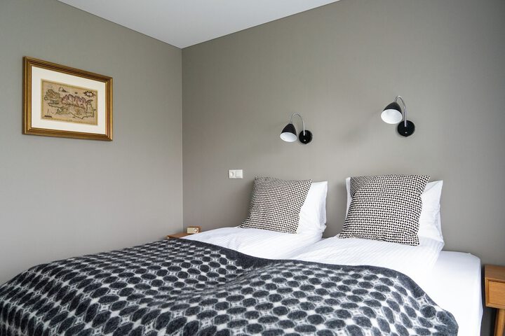 Room 25 of 179