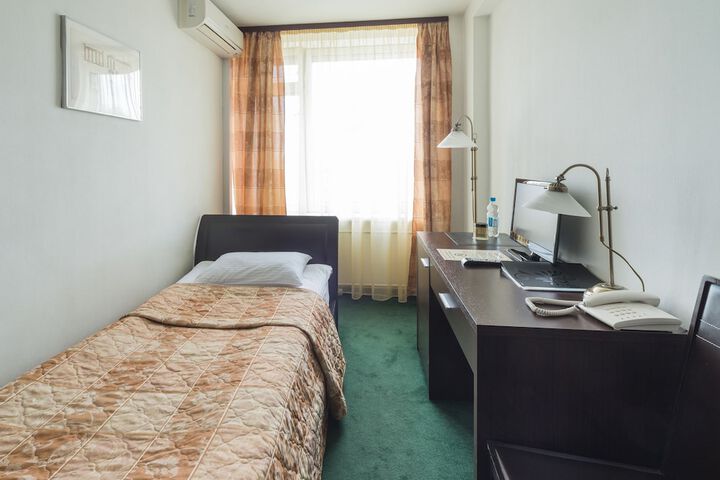 Room 12 of 35