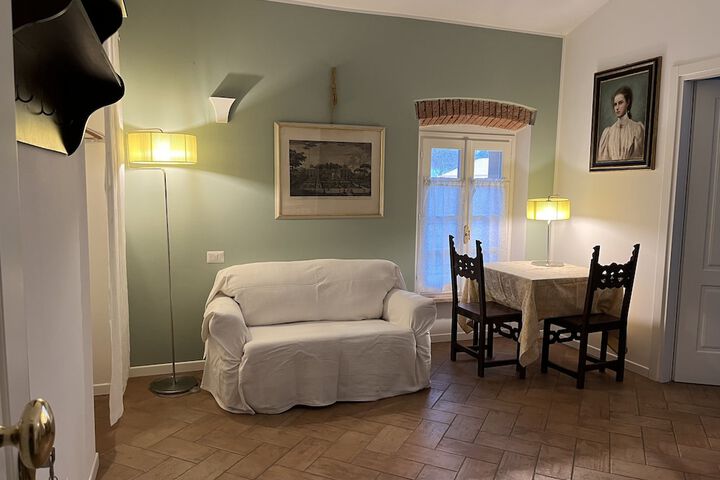 Room 9 of 26