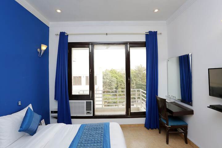 Room 12 of 15