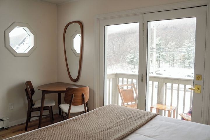 Room 14 of 40