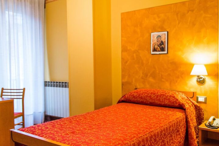 Room 6 of 59